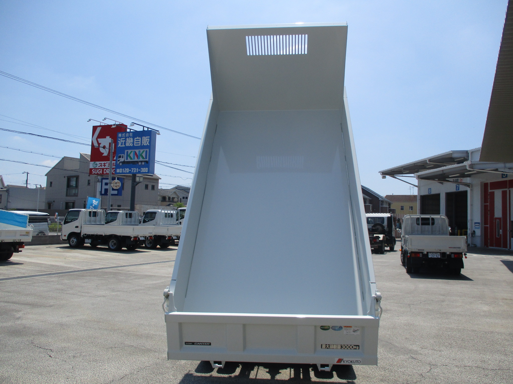 登録済み未使用車　ＮＥＷモデル　キャンター　３tダンプ