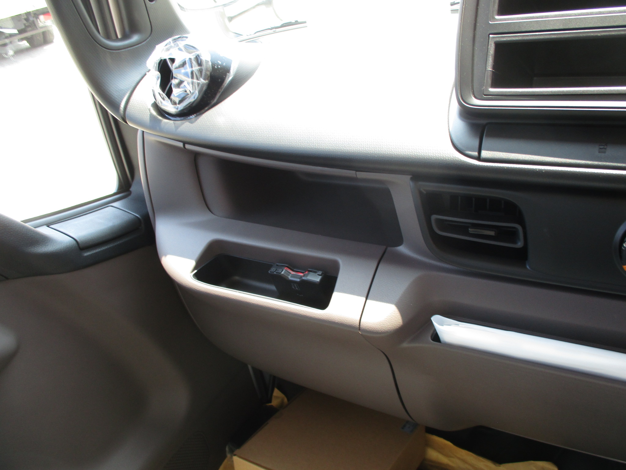 登録済み未使用車　ＮＥＷモデル　キャンター　３tダンプ