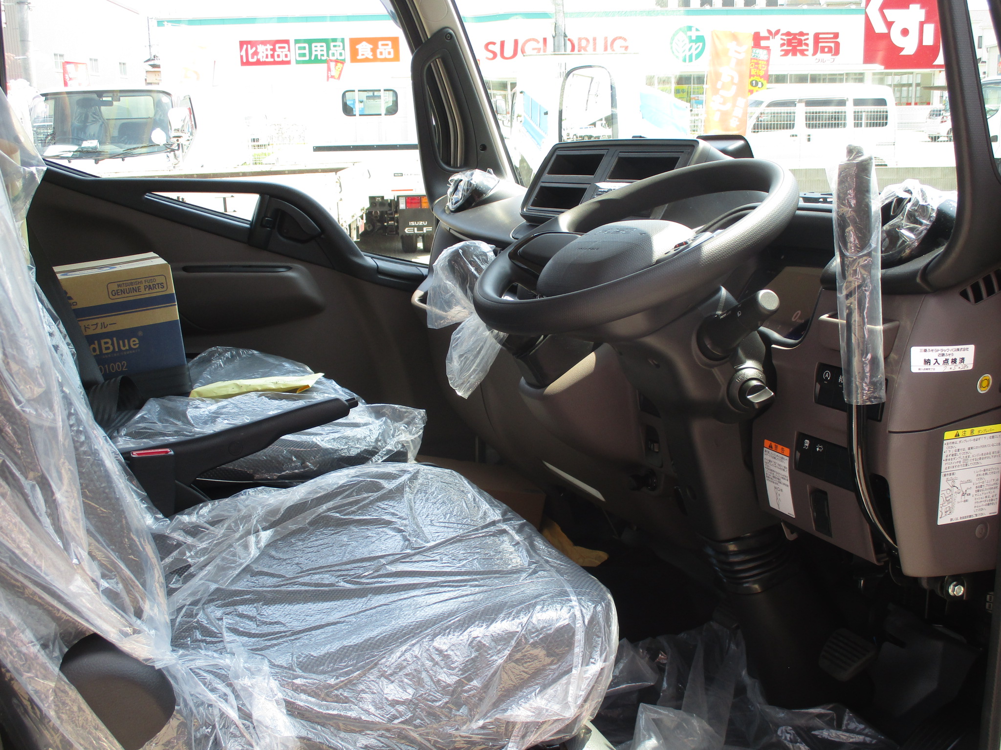 登録済み未使用車　ＮＥＷモデル　キャンター　３tダンプ