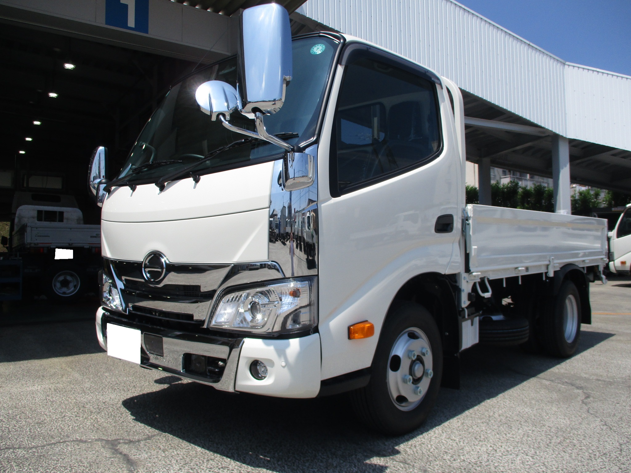 登録済み未使用車　日野デュトロ　2ｔショート平