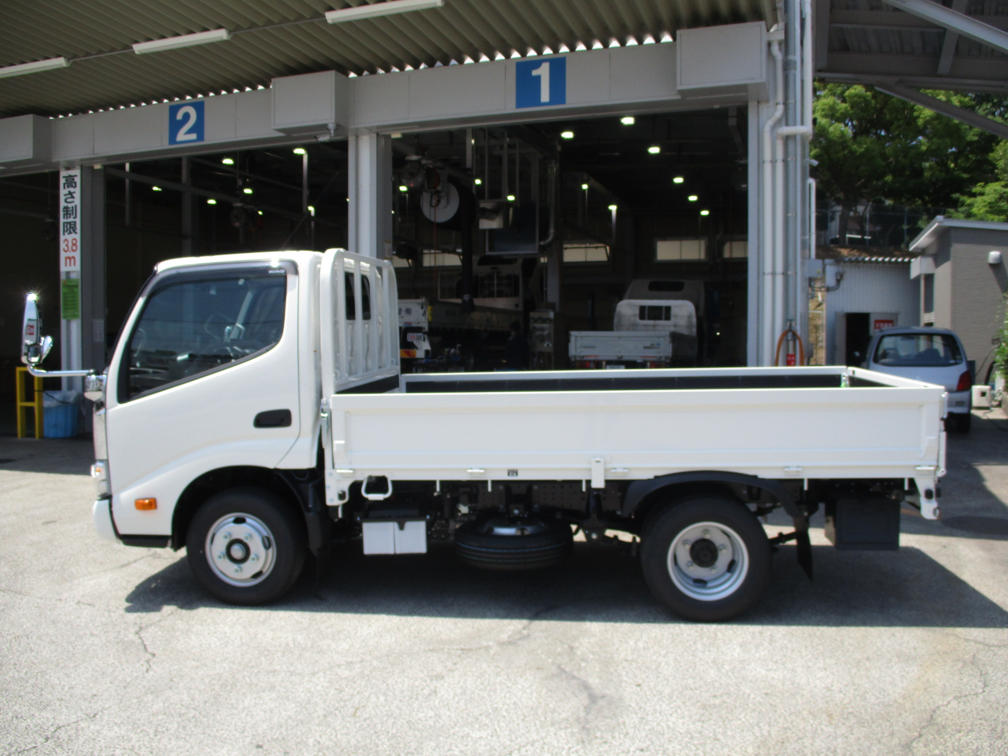 登録済み未使用車　日野デュトロ　2ｔショート平