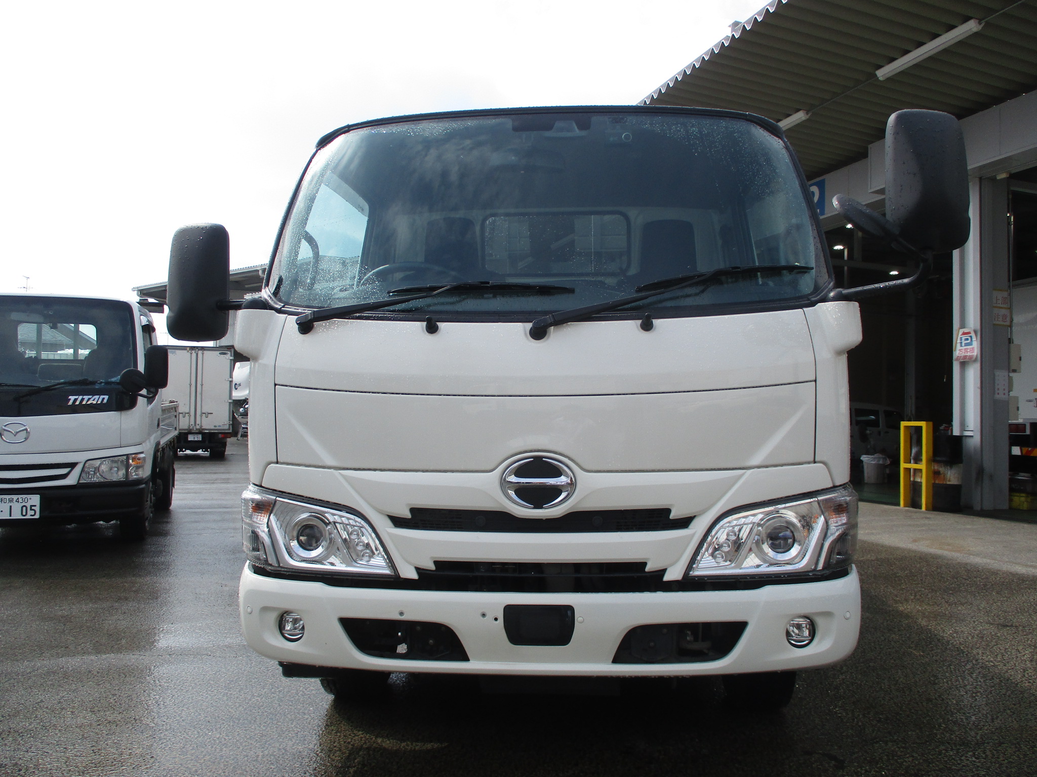 令和1年式 日野デュトロ 2tショート平