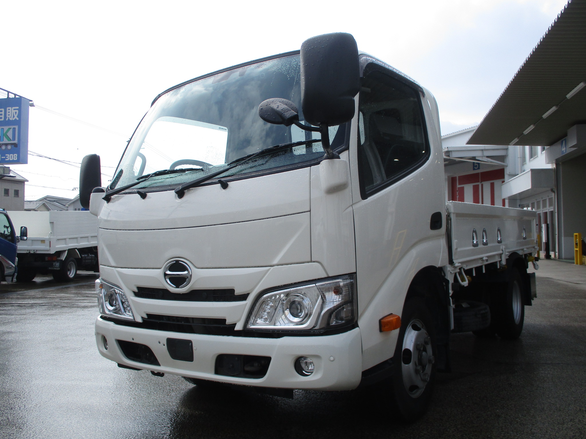 令和1年式 日野デュトロ 2tショート平