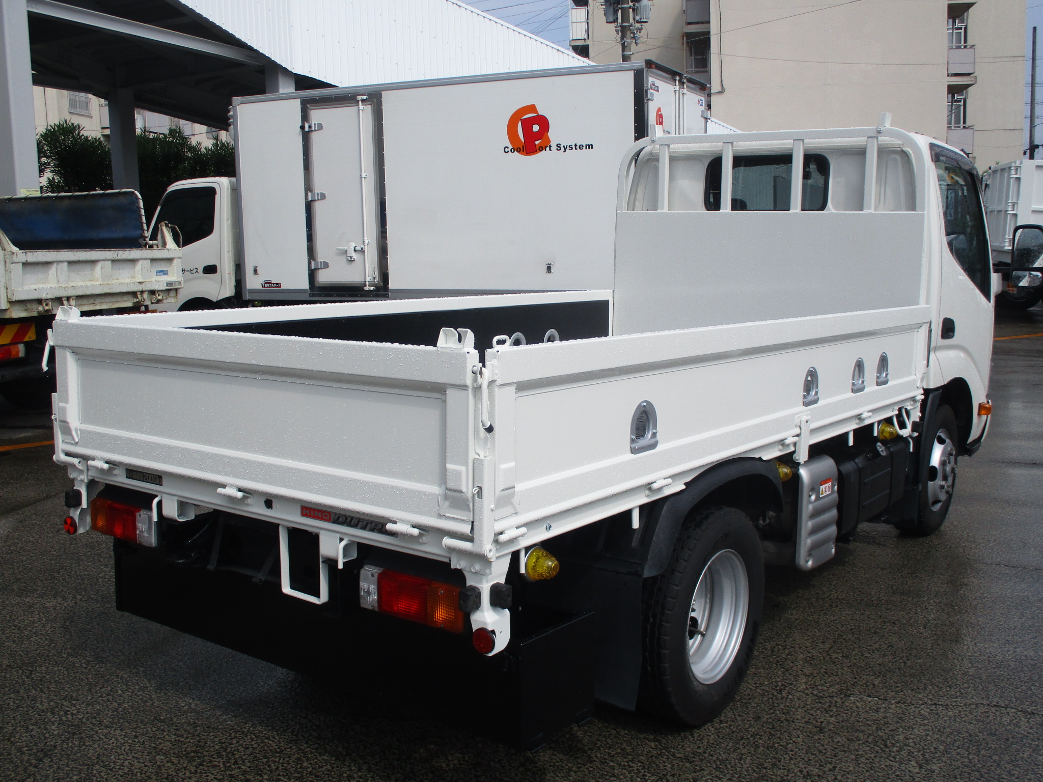 令和1年式 日野デュトロ 2tショート平