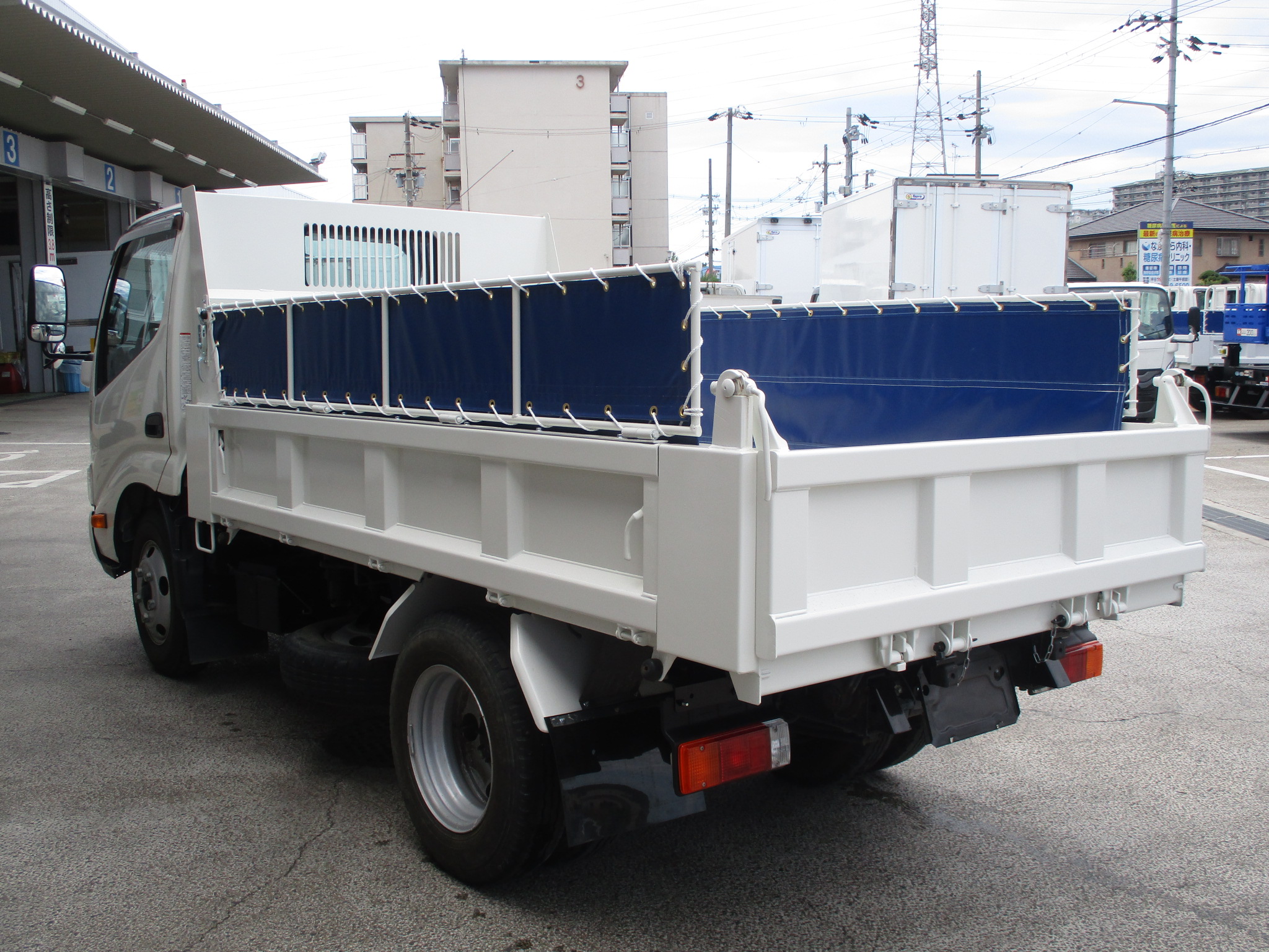 令和2年式 日野デュトロ 3tダンプ
