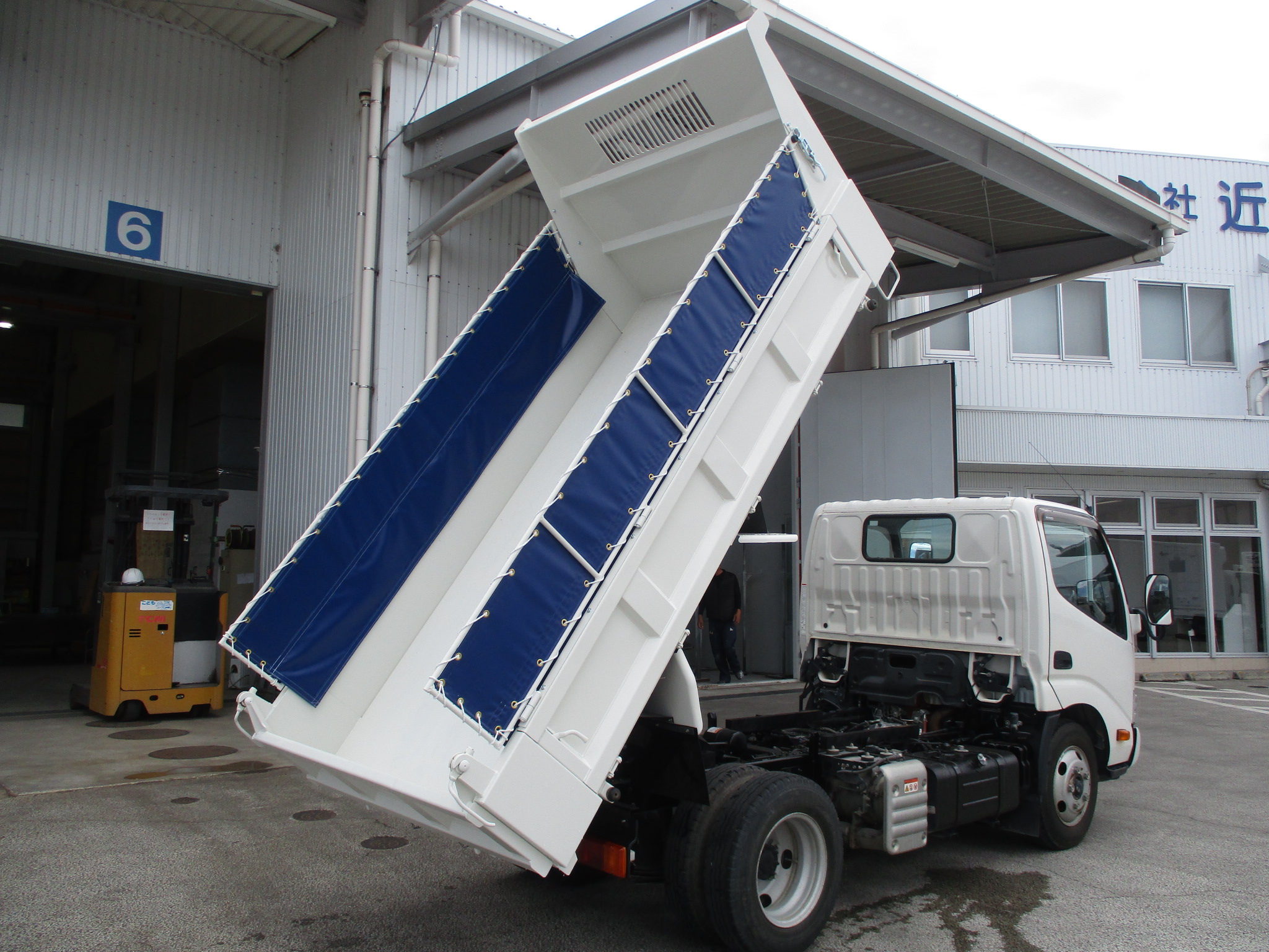 令和2年式 日野デュトロ 3tダンプ