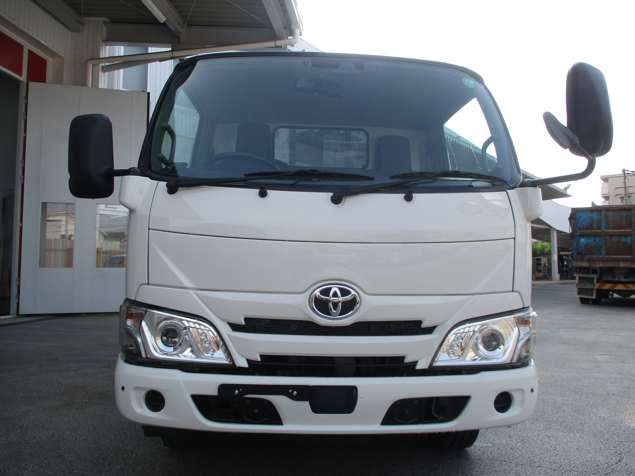 令和2年式 トヨタダイナ 2tショート平