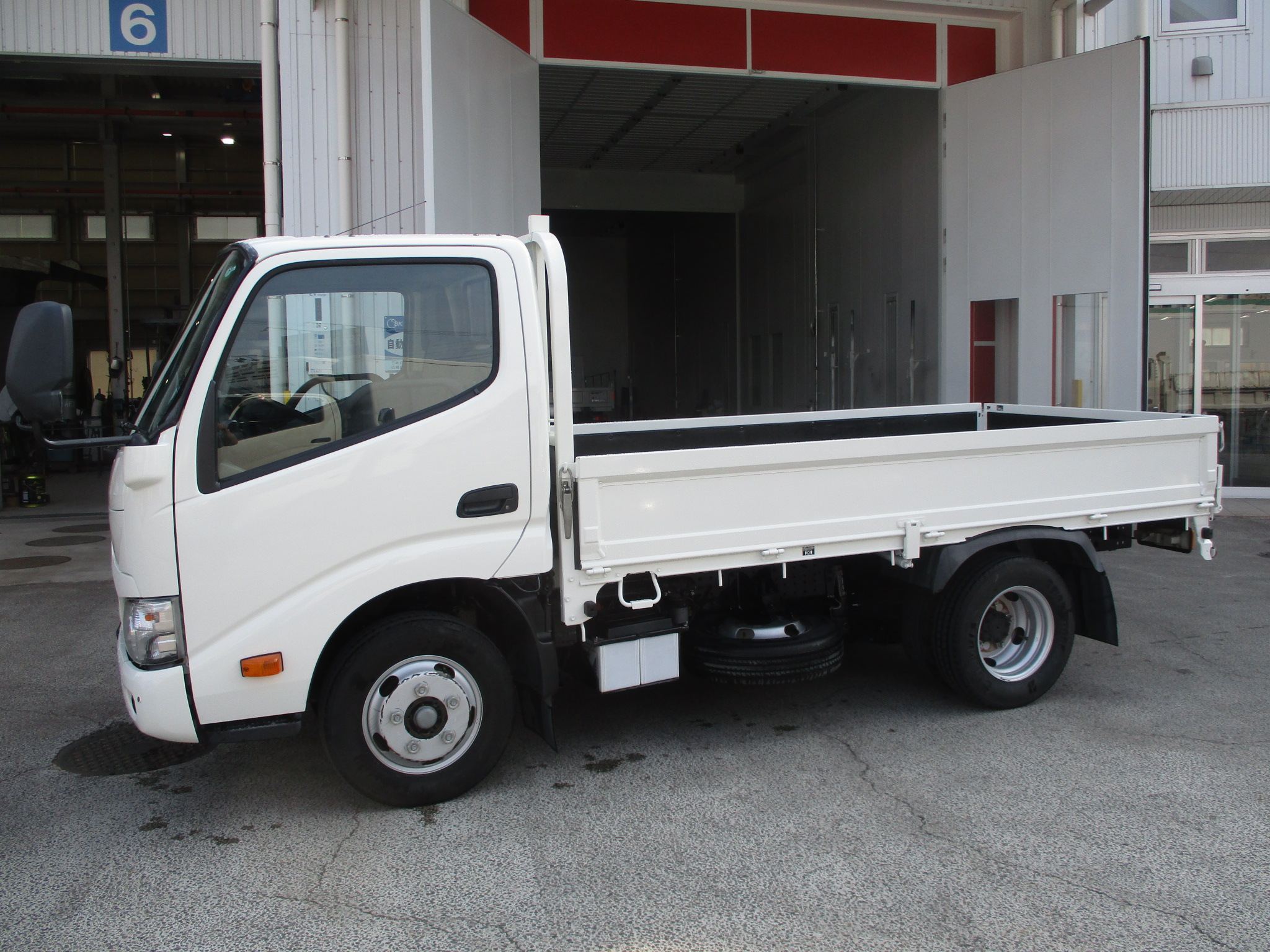 令和2年式 トヨタダイナ 2tショート平