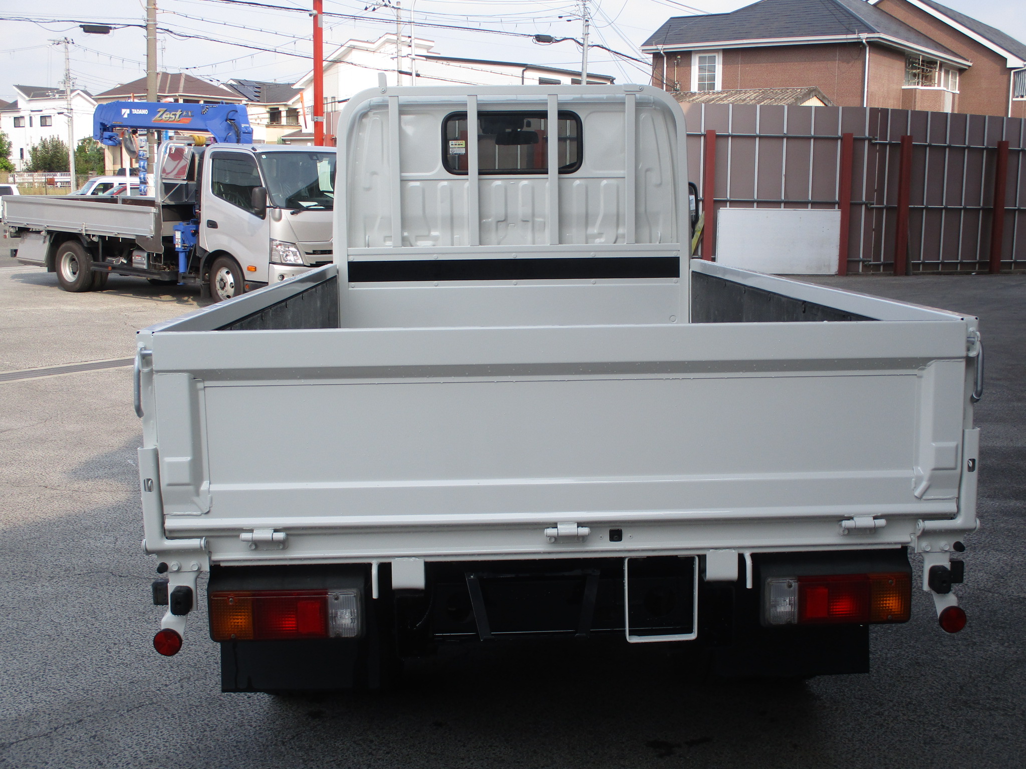 令和2年式 トヨタダイナ 2tショート平