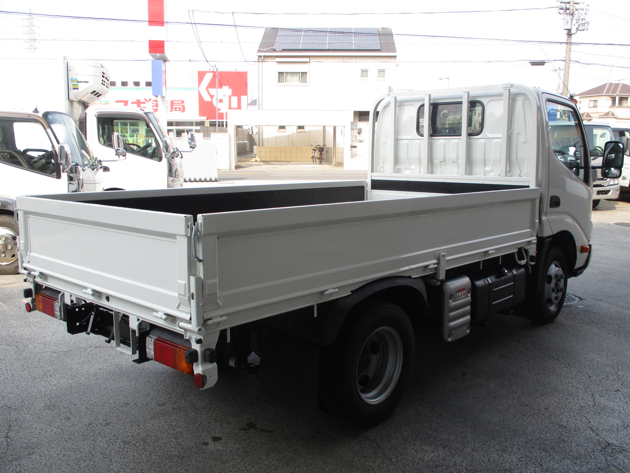 令和2年式 トヨタダイナ 2tショート平