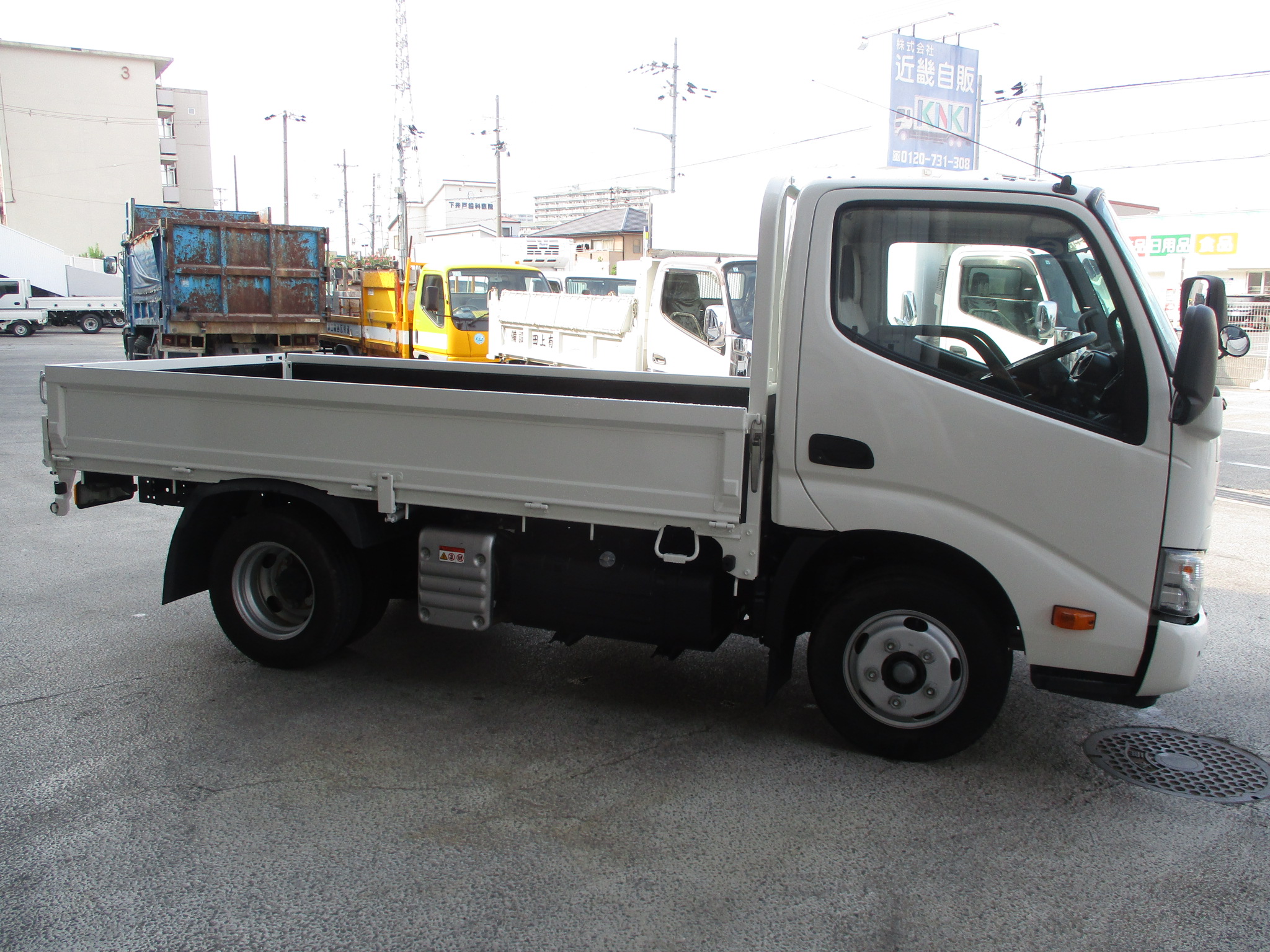 令和2年式 トヨタダイナ 2tショート平